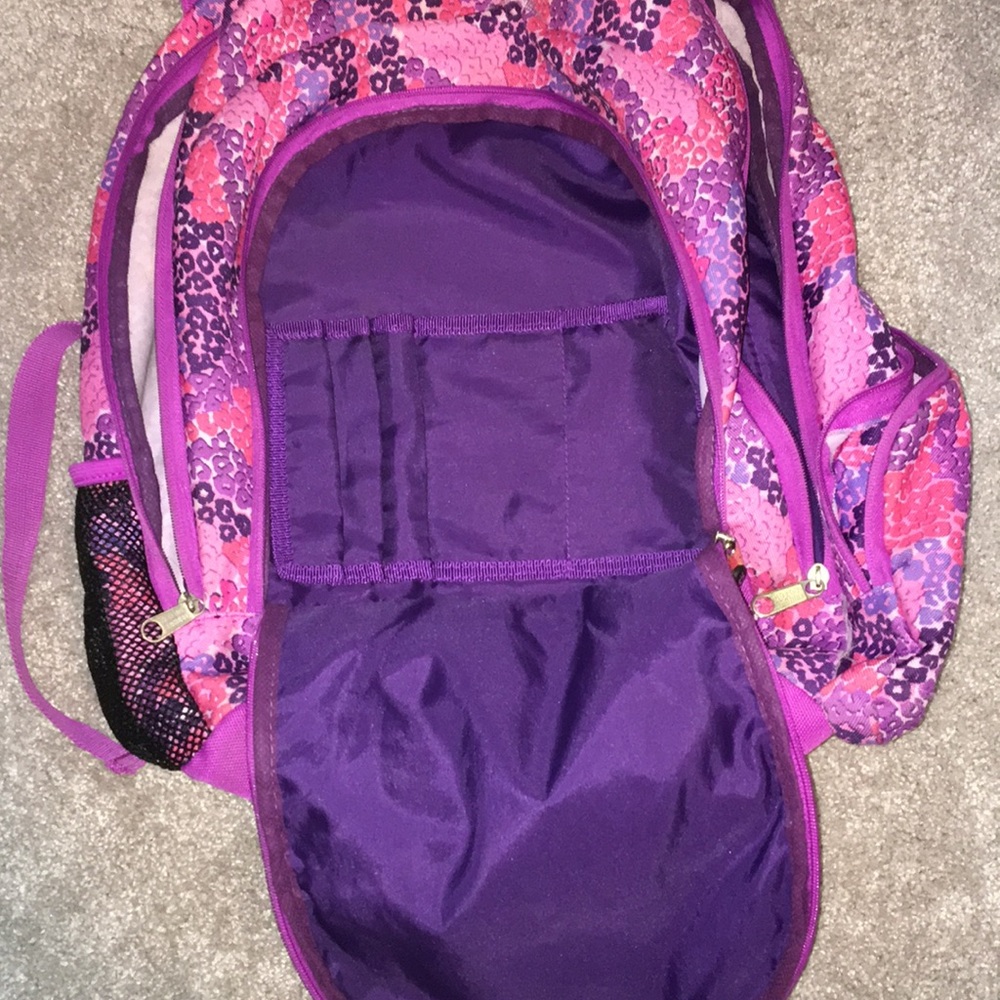 Cute backpack!! - Picture 2 of 8